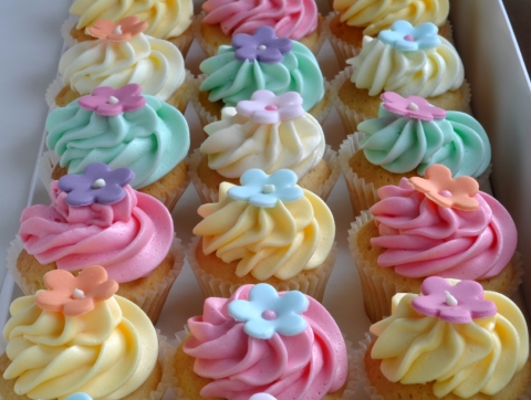 mini cupcakes for easter. that these mini cupcakes