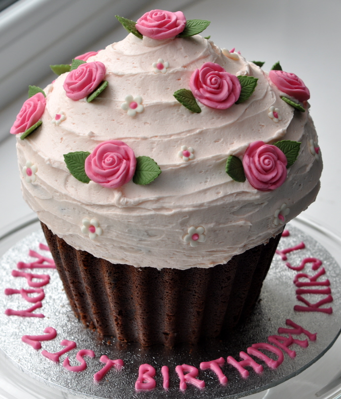 Nordic Ware The Great Cupcake Cake Pan | Cupcake cakes, Giant cupcake cakes,  Cupcake birthday cake